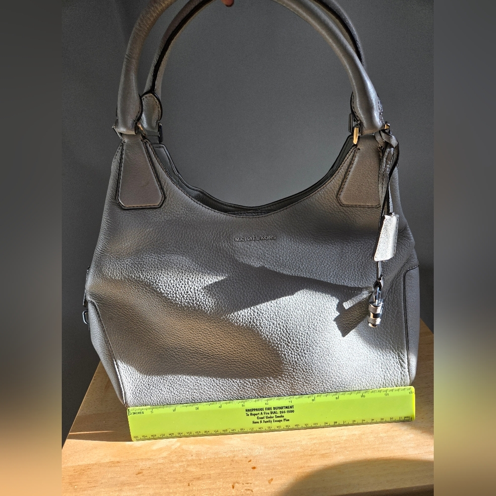 Michael Kors - Large Pebbled Soft Leather Gray Shoulder Bag